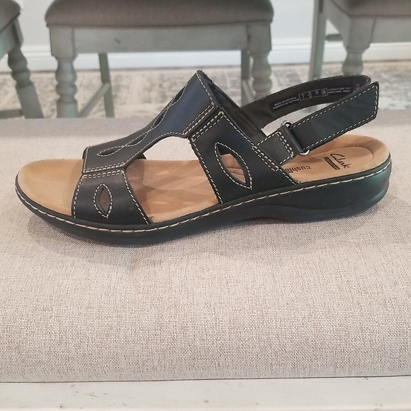 Women's Sandals - Picture 2 of 5